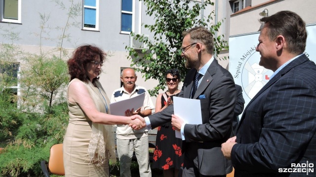 We wtorek Wojewoda Zachodniopomorski podpisał w Świnoujściu aneks na wykorzystanie sprzętu po likwidacji szpitala tymczasowego w Szczecinie.