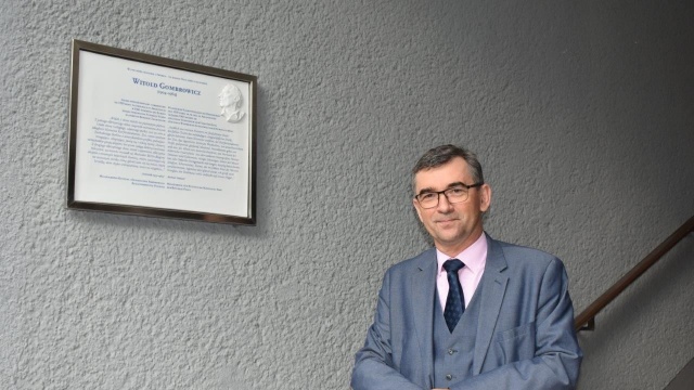 W stolicy Niemiec odsłonięto tablicę upamiętniającą wybitnego polskiego pisarza, dramaturga i eseistę - Witolda Gombrowicza.