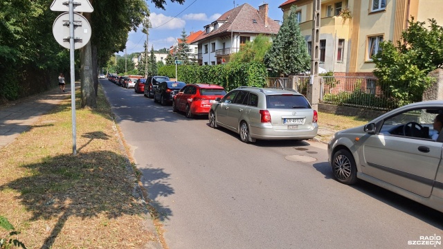 Drogowy horror na autostradzie A6, drodze S3, ale też w Podjuchach. Kierowcy próbują ominąć korki nad morze, jadąc przez Podjuchy paraliżując ruch w całej dzielnicy, zatory się tworzą na osiedlowych uliczkach m.in. na Krzemiennej i Skalistej.