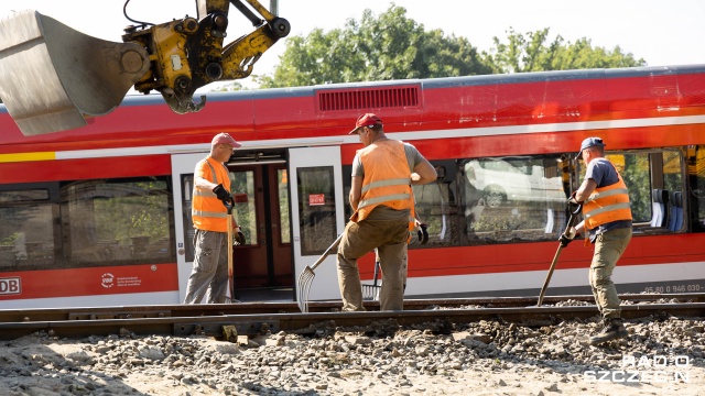 Ruch kolejowy między Szczecinem a Tantow w Niemczech został przywrócony, pociągi wróciły na swoje stałe trasy. Udało się naprawić tory po wypadku, do którego doszło w czwartek o poranku.