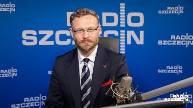 Przetarg na budowę Zachodniej Obwodnicy Szczecina będzie ogłoszony do końca tego roku, są pieniądze i harmonogram działań - zapewnił w audycji Radio Szczecin na Wieczór wojewoda zachodniopomorski, Zbigniew Bogucki.