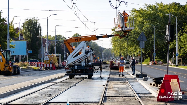 Trwają prace przy przebudowie Węzła Łękno. Ich wykonawca musiał ograniczyć ruch tramwajów w ten weekend. To oznacza, że linie jadące do zajezdni Pogodno, nie pokonają alei Wojska Polskiego.