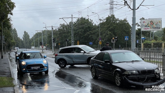 Utrudnienia na ulicy Mickiewicza w rejonie skrzyżowania z Twardowskiego.