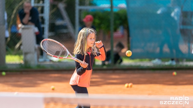 Czwarta edycja Narodowego Dnia Tenisa w Szczecińskim Klubie Tenisowym. Impreza miała charakter rodzinnego pikniku, połączonego z rekreacją i sportową rywalizacją.