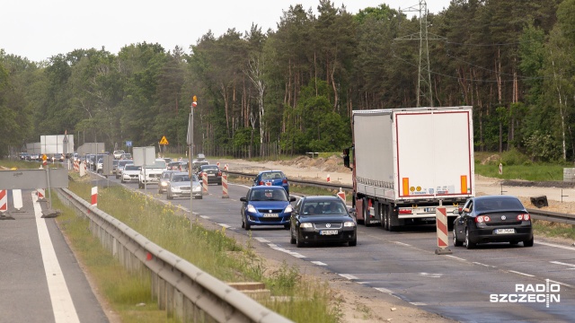 Kolejna zmiana organizacji ruchu czeka kierowców, którzy pokonują węzeł Kijewo. Chodzi o jadących od strony Kołbaskowa w kierunku Stargardu.