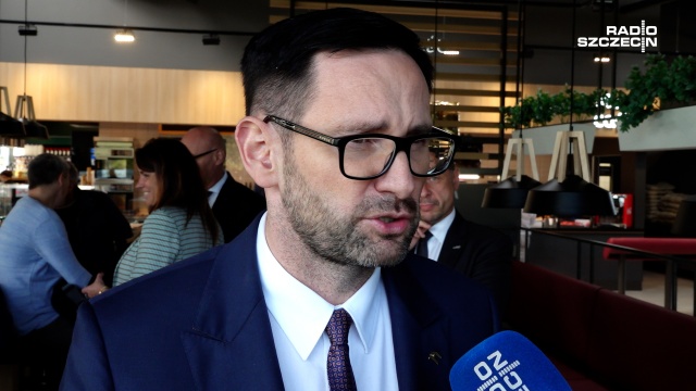 PKN Orlen i Radio Szczecin dla pogranicza. Obie spółki Skarbu Państwa zawiązują współpracę, w ramach której po niemieckiej stronie granicy pojawi się jeszcze więcej regionalnych i krajowych elementów.