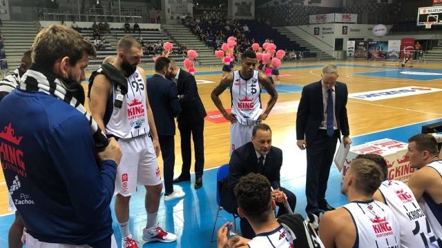 Nieudany powrót koszykarzy Kinga po niemal rocznej nieobecności do hali Netto Arena. Szczecinianie przegrali dziś z HydroTruckiem Radom 103:112 w Energa Basket Lidze.