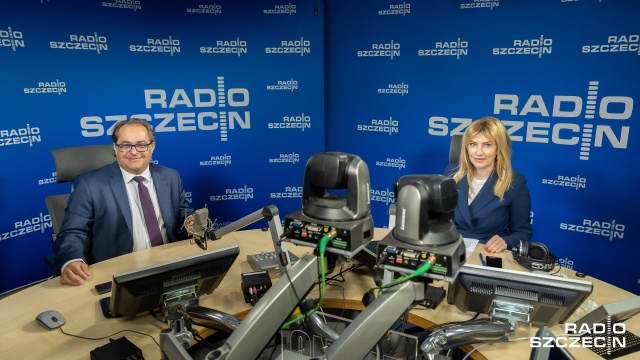 Miliard złotych na budowę promów pasażerskich, we wtorek w południe podpisanie aktu notarialnego - poinformował w Rozmowach pod Krawatem wiceminister infrastruktury Marek Gróbarczyk.