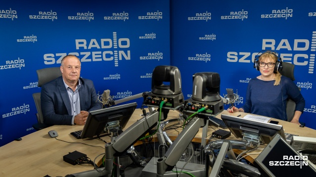 Arogancja i upokarzanie kierowców, prezydent Szczecina rozkopał miasto, żeby otwierać nowe ulice w czasie kampanii wyborczej w 2023 roku - wyliczał w Rozmowach pod krawatem Radia Szczecin poseł Prawa i Sprawiedliwości, Artur Szałabawka.