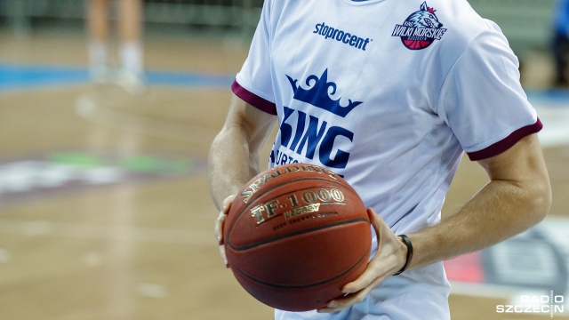 Ograć lidera to hasło koszykarzy Kinga na czwartkowy mecz Energa Basket Ligi. Szczecinianie zmierzą się z prowadzącym w tabeli rozgrywek o mistrzostwo Polski Zastalem Zielona Góra w czwartej kolejce spotkań.