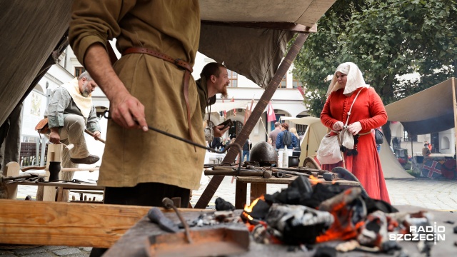 Pokazy walk wojów i rycerzy, warsztaty śpiewu i zabawy historyczne dla najmłodszych. Takie atrakcje czekają na szczecińskim Zamku Książąt Pomorskich w ramach Święta Gryfa.