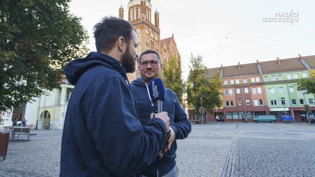 Radio Szczecin mówi Halo w kolejnym mieście. Tym razem w ramach naszej jesiennej trasy po regionie zawitaliśmy do Stargardu, gdzie szukaliśmy dobrych informacji i - oczywiście - wręczaliśmy prezenty.