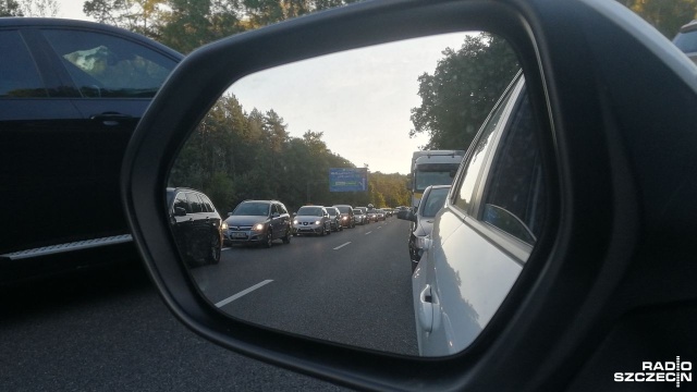 Korek na autostradzie A6 na nitce w kierunku Gdańska i Świnoujścia sięga wielu kilometrów.