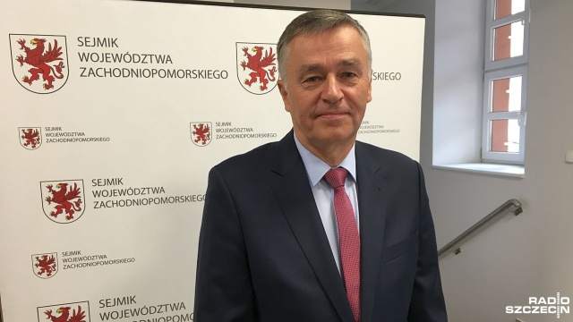 Poszło o stanowisko i dominację Szczecina kosztem Koszalina i regionu: były już szef klubu radnych Bezpartyjnych w zachodniopomorskim sejmiku tłumaczył w poniedziałek powody odejścia. Artur Wezgraj stwierdził, że Bezpartyjni - wybrani z komitetu Piotra Krzystka - odgrywali za małą rolę.