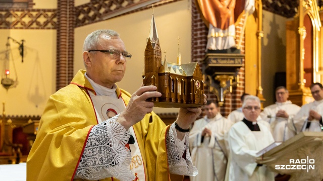 Relikwie błogosławionego kardynała Stefana Wyszyńskiego w Bazylice św. Jana Chrzciciela [WIDEO, ZDJĘCIA]