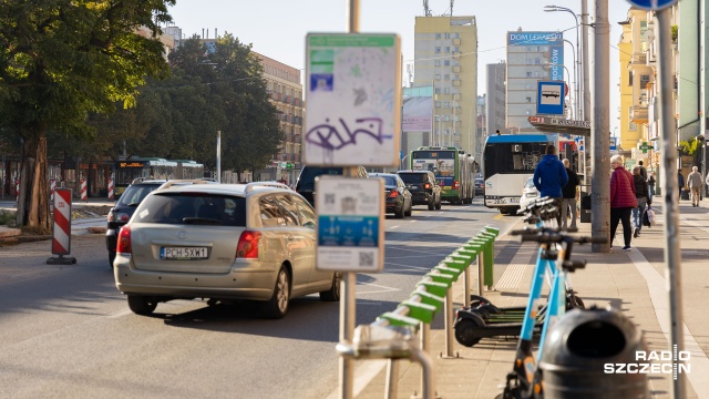 Od soboty przystanki autobusowe wokół pl. Rodła zostały przeniesione na aleję Wyzwolenia - ma to związek z rozpoczęciem kolejnego etapu przebudowy torowisk tramwajowych.