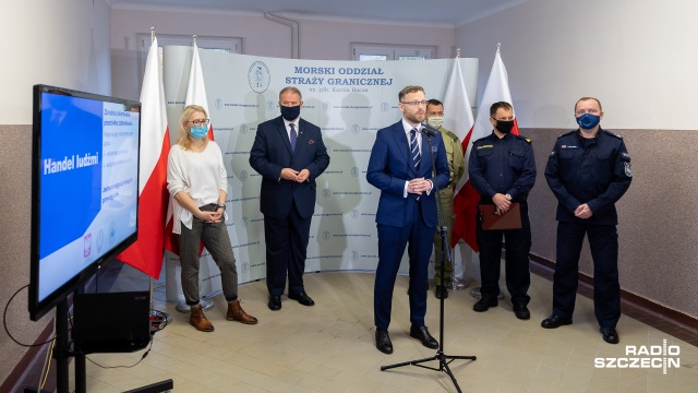 Tylko w ubiegłym roku Morski Oddział Straży Granicznej w Szczecinie ujawnił 29 ofiar handlu ludźmi. Obchodzony jest Europejski Dzień przeciwko Handlowi Ludźmi i Niewolnictwu.