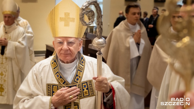 Gotowość służenia prawdzie i dobru może zaczerpnąć dziś Kościół w Polsce z dziedzictwa św. Jana Pawła II i bł. ks. Jerzego Popiełuszki - powiedział abp Marek Jędraszewski.
