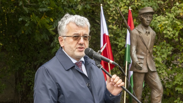 W piątek z okazji Święta Narodowego Węgier, które przypada w sobotę złożono w Szczecinie kwiaty pod pomnikiem Chłopca Węgierskiego.