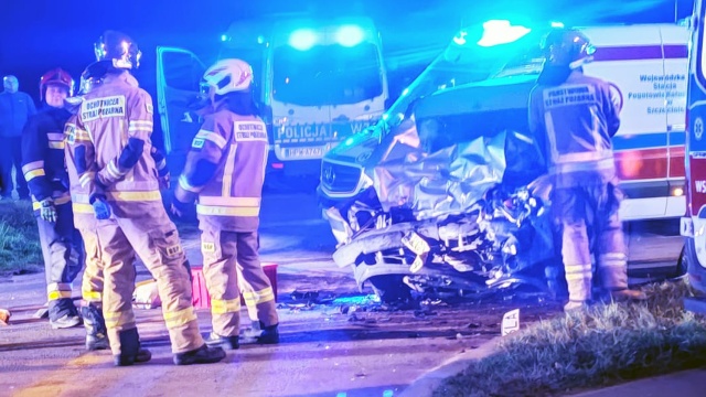 Wypadek na drodze wojewódzkiej nr 102, pomiędzy Trzęsaczem, a Rewalem. Około godziny 19 doszło tam do czołowego zderzenia dwóch aut.