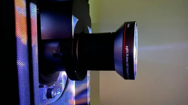 Nowoczesny laserowy projektor za prawie ćwierć miliona złotych w kinie Stargardzkiego Centrum Kultury. Sprzęt zakupiono dzięki dofinansowaniu z Polskiego Instytutu Sztuki Filmowej.
