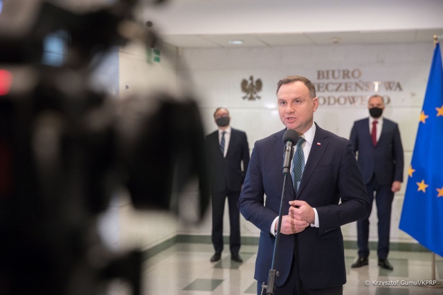 Prezydent Duda: Polskie służby panują nad sytuacją