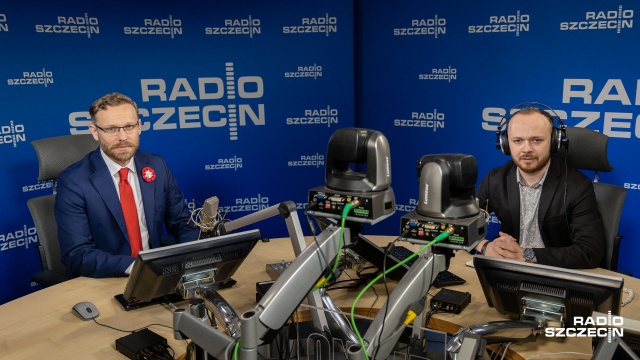 Powinni przeprosić żołnierzy i funkcjonariuszy służb, którzy bronią naszej granicy z Białorusią. Tak - o politykach opozycji i wspierających ich środowiskach - mówił w Rozmowach pod Krawatem zachodniopomorski wojewoda Zbigniew Bogucki.