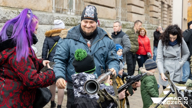 Karabiny, działa czy pojazdy opancerzone - takie atrakcje czekały przy Wałach Chrobrego.