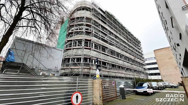 Budowa nowej siedziby Urzędu Marszałkowskiego w centrum Szczecina z błędami. Poważnymi - twierdzą radni Prawa i Sprawiedliwości. - A wcale nie - uważa Zarząd Województwa Zachodniopomorskiego na czele z marszałkiem Olgierdem Geblewiczem. Budowa kosztowała 200 milionów złotych.