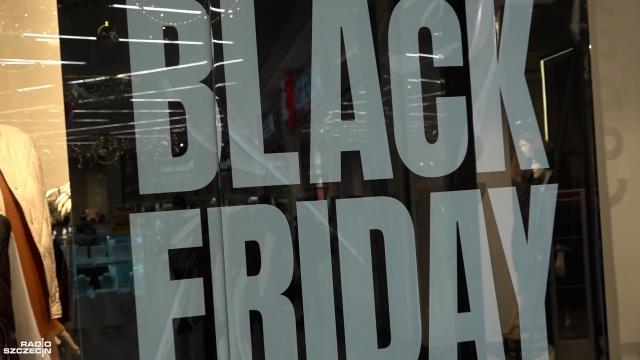Bez tłumów w szczecińskich Galeriach Handlowych. W piątek Black Friday, czyli amerykańskie święto zakupów, które od kilku lat zyskuje popularność w Polsce.