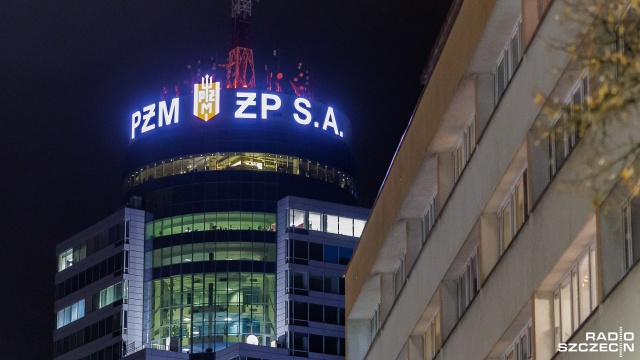 Nowe litery PŻM na placu Rodła w Szczecinie już świecą