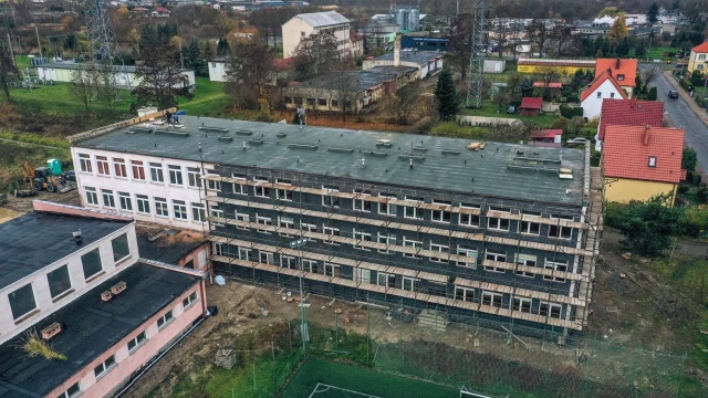 Dodatkowy 1 milion złotych trafi do Sławna na dostosowanie budynku szkoły do potrzeb sądu.