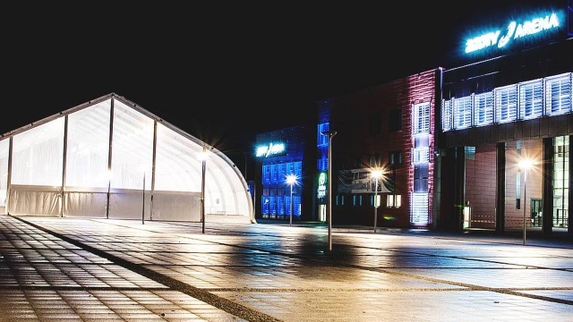 Przez cały weekend na najmłodszych będą czekać animacje i konkursy z nagrodami. Dla nieco starszych przygotowano lodowiskowe dyskoteki - te odbędą się w piątek i w sobotę.