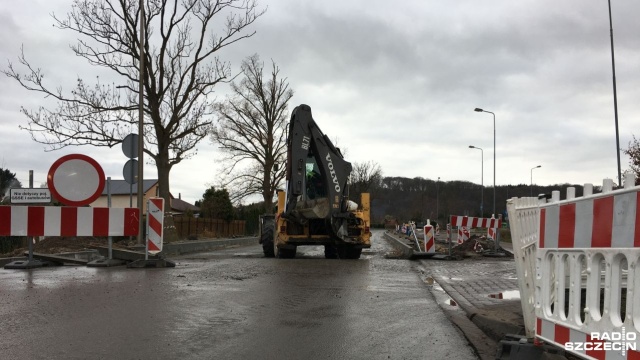 Do końca roku zamknięte będzie przejście graniczne między Świnoujściem a niemieckim miasteczkiem Garz. Na drodze prowadzącej do granicy trwają prace. To ze względu na nie gmina postanowiła opóźnić termin otwarcia przejścia.