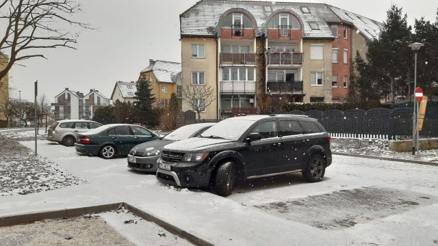13 miejsc postojowych powstało przy szkole podstawowej w Przecławiu. Prace trwały ponad miesiąc.