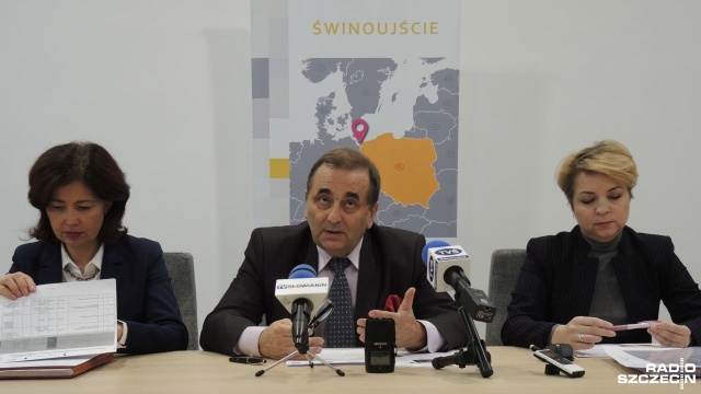 W czwartek radni Świnoujścia zatwierdzili budżet na 2022 rok. Projekt poparło siedemnastu radnych, z jednym głosem przeciwnym.