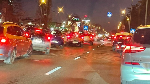 Piesza potrącona na pasach na ulicy Mieszka I w Szczecinie. Do wypadku doszło przed godziną 17 na wysokości sklepu Jysk, na jezdni w kierunku osiedla Reda.