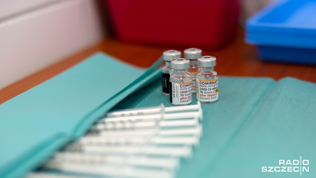 W Stargardzie mobilny punkt - przy ul. Wyszyńskiego czynny jest do godz. 14. Chętni do wyboru mają preparat firmy Pfizer lub jednodawkowy JohnsonJohnson. Należy pamiętać o zabraniu ze sobą dokumentu tożsamości.
