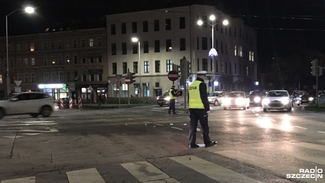 Centrum Szczecina jest nieprzejezdne. To przez natłok samochodów, którymi kierowcy starają się pokonywać kolejne ulice Lewobrzeża. Kolejki mają nawet kilka kilometrów.