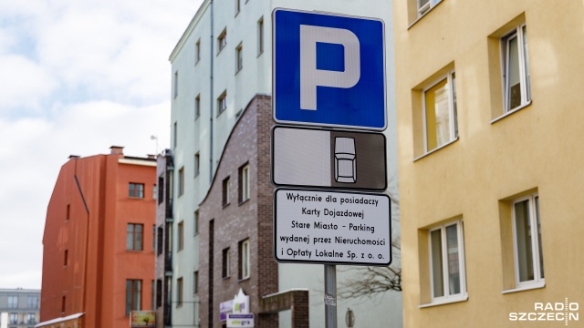 Uwaga kierowcy - od środy parkowanie na szczecińskim Podzamczu będzie płatne.