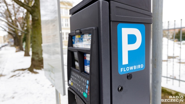 Uporządkowanie parkowania w tej części miasta czy łupienie mieszkańców Od środy zaczynają obowiązywać opłaty za postawienie samochodu na szczecińskim Podzamczu.