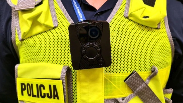 Kamery dostali policjanci z Koszalina. Urządzenia trafiły do funkcjonariuszy prewencji i drogówki.