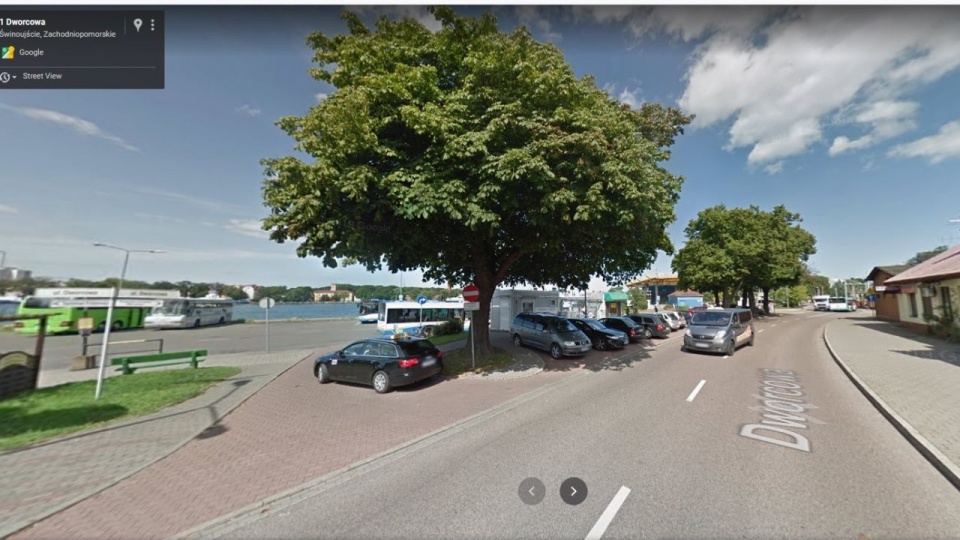 Fot. google.com/maps. Teren dworca PKS i ulica Dworcowa.