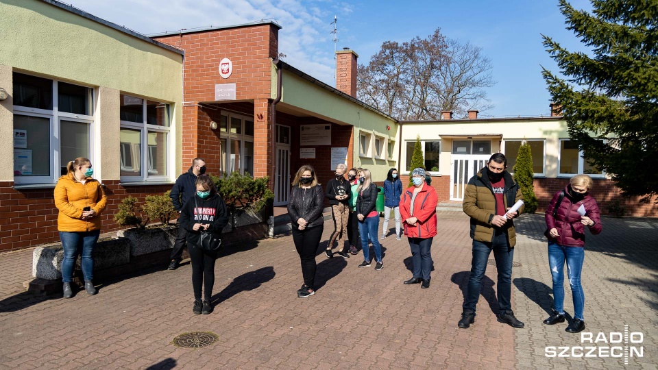 Wojewoda zachodniopomorski zdecyduje o dalszych losach Szkoły Podstawowej w Dobropolu Pyrzyckim. Fot. Robert Stachnik [Radio Szczecin]