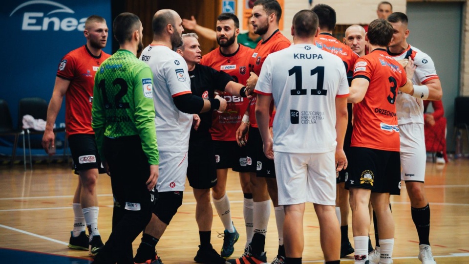 Wieczorne spotkanie szczypiornistów MMTS z Sandrą SPA Pogoń Szczecin rozpocznie się o godzinie 20.15 w Kwidzynie. źródło: https://www.facebook.com/sandraspapogonszczecin