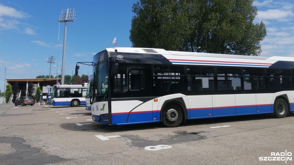 Autobus kominikacji miejskiej w Kołobrzegu. Fot. Przemysław Polanin [Radio Szczecin]