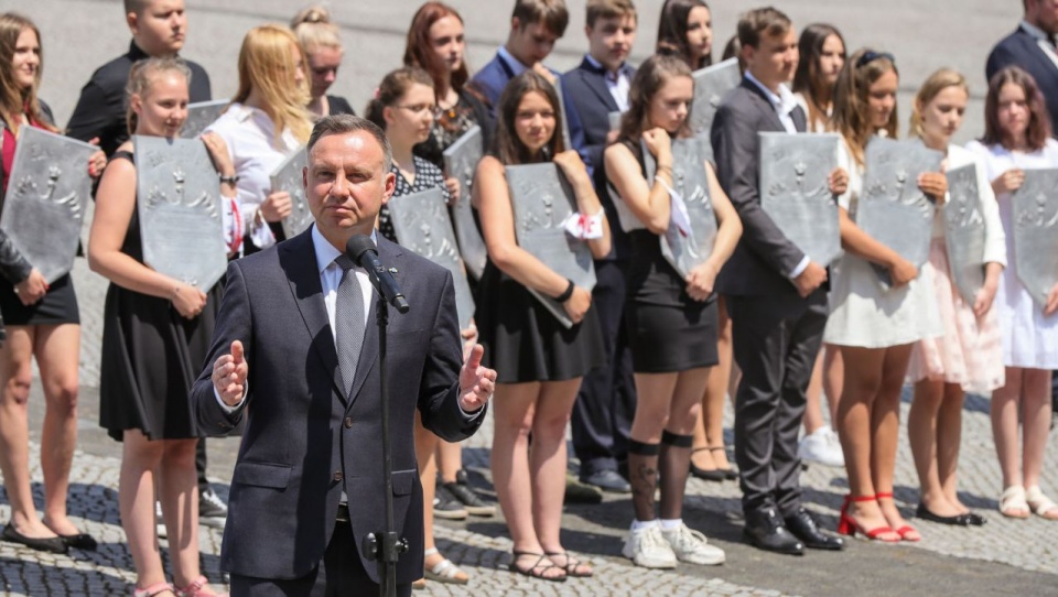 Prezydent: Pochylam dzisiaj nisko głowę, po raz kolejny, przed wszystkimi bohaterami wszystkich Powstań Śląskich. źródło: prezydent.pl.