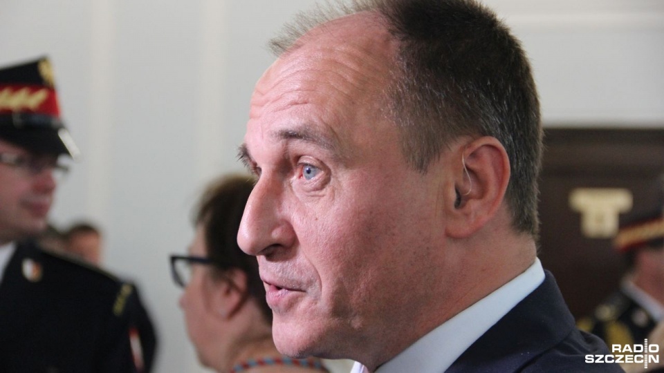 Lider Kukiz'15 mówił w Polskim Radiu 24, że ma nadzieję, iż "PiS uchwali wkrótce ustawę antysitwową". Podkreślił, że jego ugrupowanie ma gotowy projekt takiego dokumentu. Fot. Piotr Kołodziejski [Radio Szczecin]