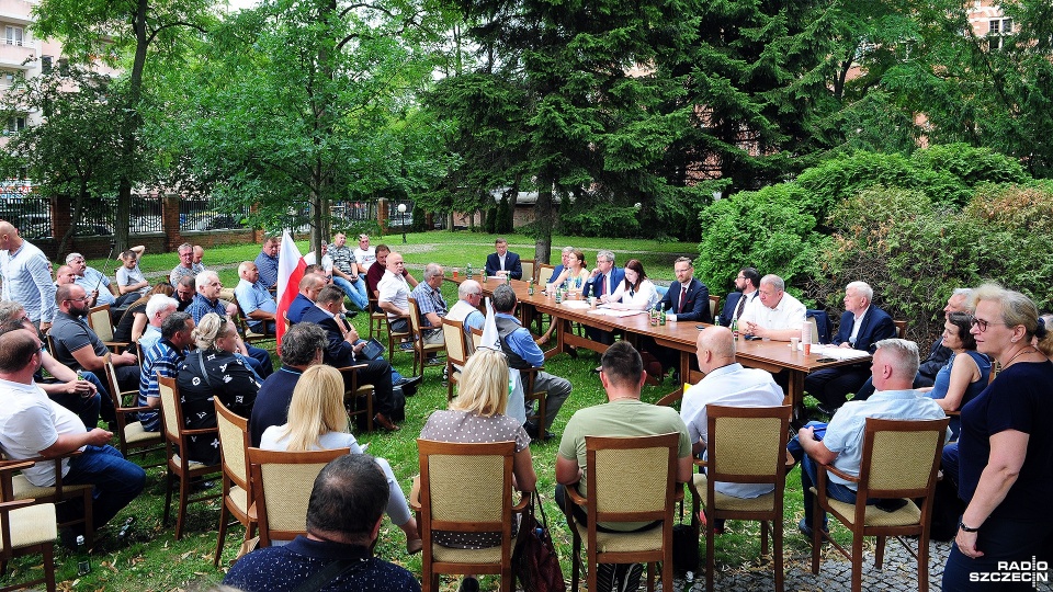 Spotkanie rolników w ogrodach ZUW w sprawie suszy w regionie. Fot. Marcin Kokolus [Radio Szczecin]