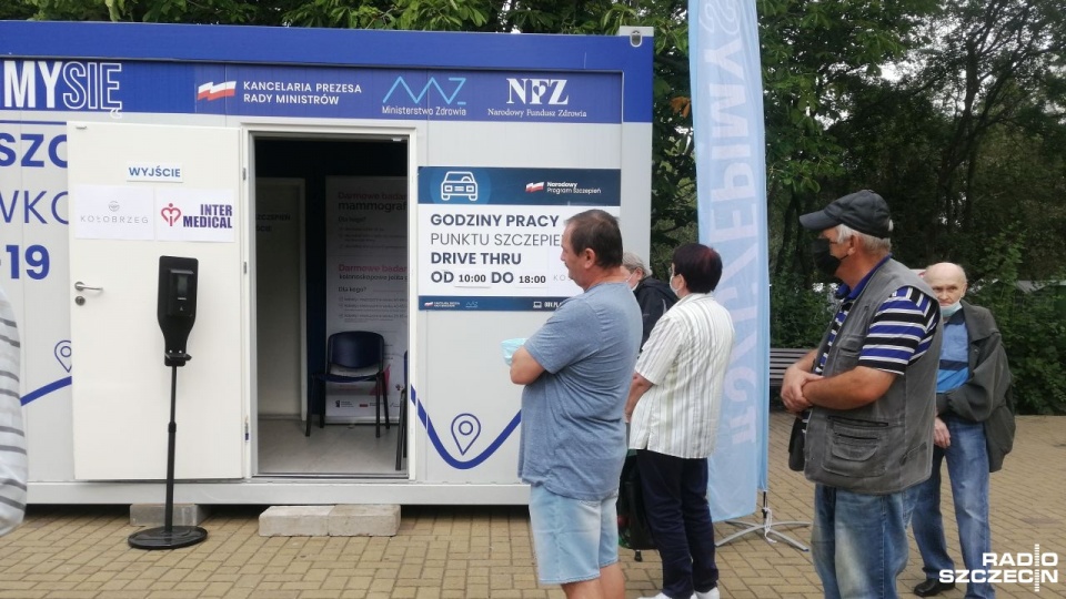 Mobilny punkt szczepień pozostanie w Kołobrzegu do 11 sierpnia, a każdego dnia będzie czynny w godzinach 10-18. Fot. Przemysław Polanin [Radio Szczecin]